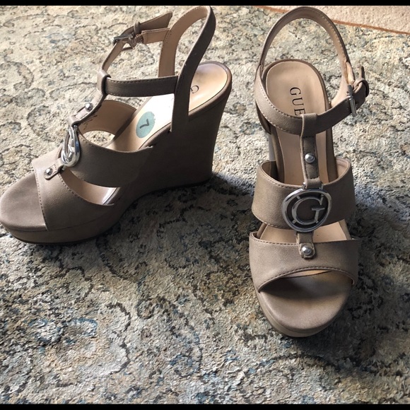Women’s guess wedges size 7, new worn once - Picture 4 of 6